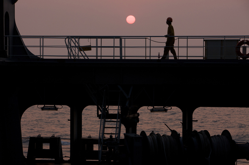 crew sunset silhouette (3)_small.jpg